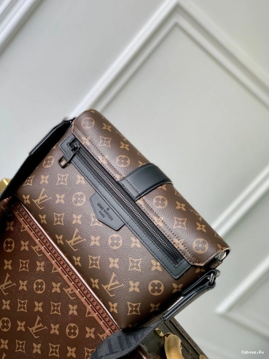 S-Cape VUITTON LOUIS Messenger 0405